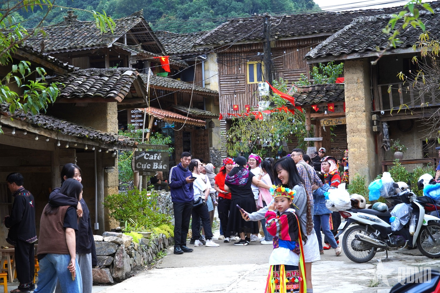 Văn hóa soi đường - Bản nghèo biên cương vươn ra thế giới